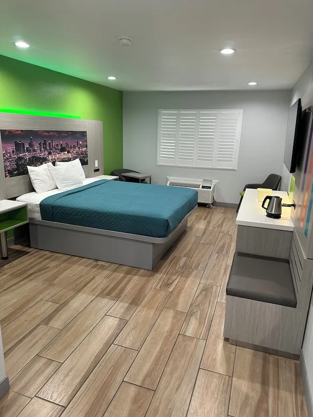 غرفة قياسية بسرير كينج، Garden Inn San Gabriel 6/10