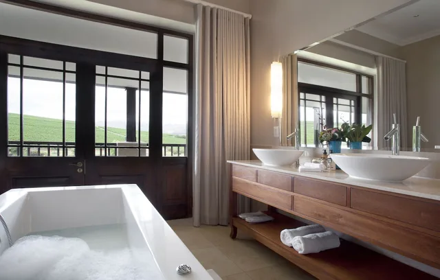 جناح تنفيذي بسرير كينج، Asara Wine Estate and Hotel 3/3
