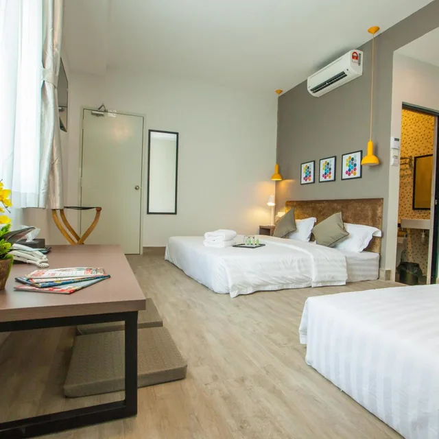 غرفة عائلية ثلاثية، Bzz Hotel 2/10