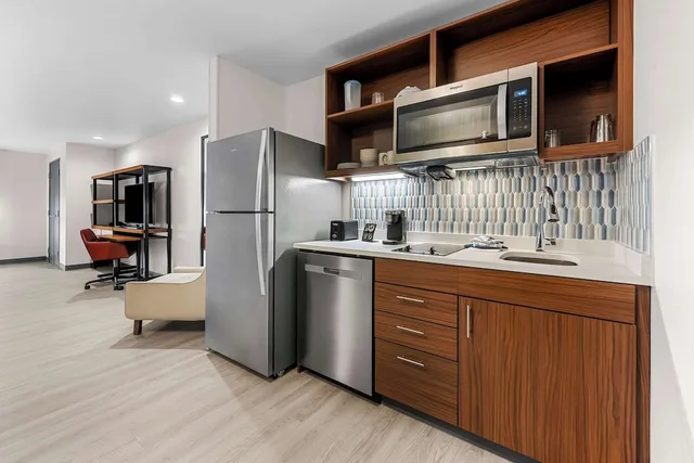 Suite, King Bed, Everhome Suites Fayetteville near Fort Bragg 4/6