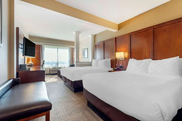جناح بسريرين كوين بإطلالة على البحيرة مع أريكة في الطابق الأرضي، Lift Bridge Lodge Ascend Hotel Collection 2/5