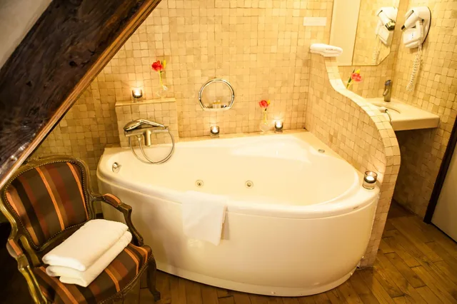 غرفة ديلوكس بسرير مزدوج بإطلالة، Hotel Europe Saint Severin Paris 4/5