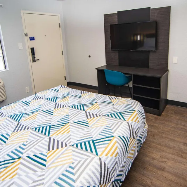 غرفة بسرير كوين لذوي الإعاقة، Motel6 Ft. Pierce, FL 7/10