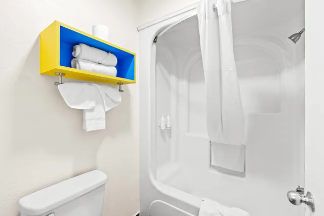 غرفة بسرير كوين، Days Inn By Wyndham San Francisco S/Oyster Point Airport 10/10
