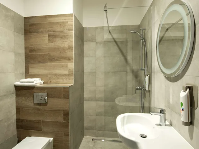 غرفة بسرير مزدوج مع أريكة، Ibis Styles Grudziadz 9/10