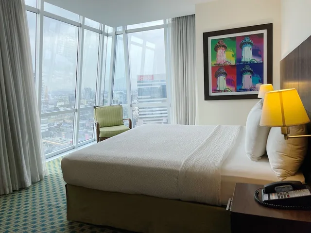 غرفة بسرير كينج بإطلالة على المدينة، Courtyard By Marriott Guayaquil 1/7