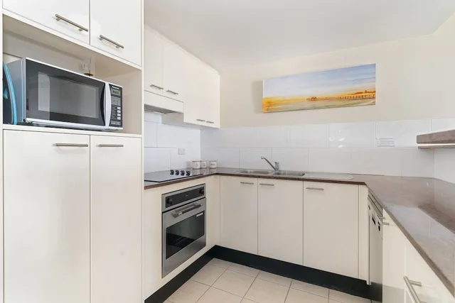 3 Bedrooms, Apartment, King and Twin Beds, Queen Bed, Water View، Northpoint Apartments 7/7