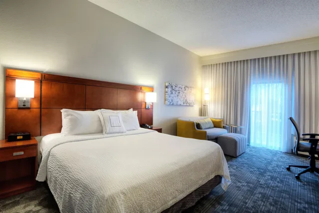 غرفة كبيرة بسرير كينج، Courtyard By Marriott Mcallen Airport 1/1