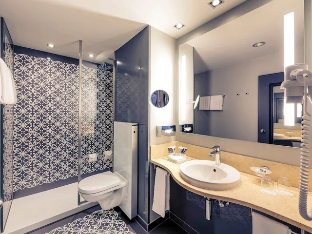 غرفة سوبيريور بسريرين منفصلين مع أريكة، Mercure Hotel Muenchen City Center 9/10