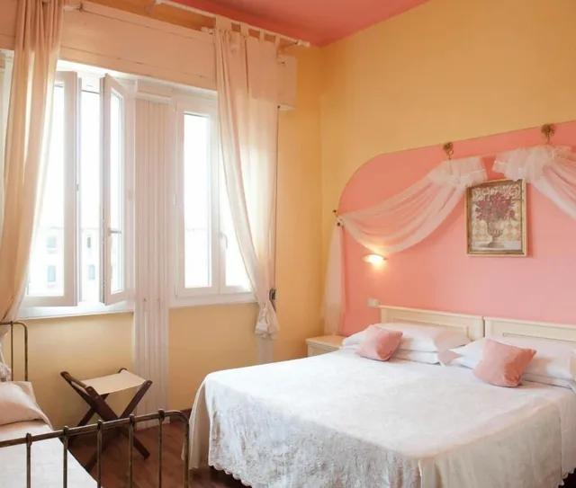 Basic, Triple, 1 Queen and 1 Single Bed, Marchionni 6/8