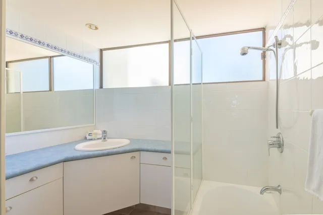 2 Bedrooms, Deluxe, Apartment, Queen and Twin Beds, Partial Water View, MUNNA BEACH APARTMENTS 2/2
