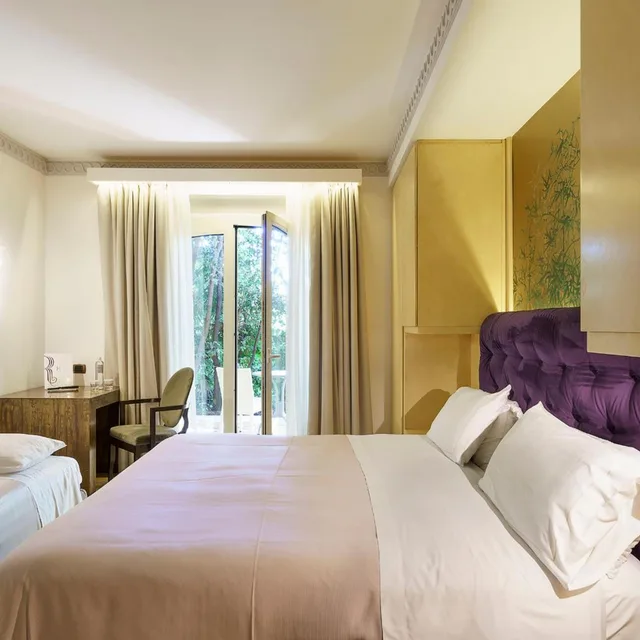 غرفة كلاسيكية ثلاثية بشرفة، Romano Palace 2/5