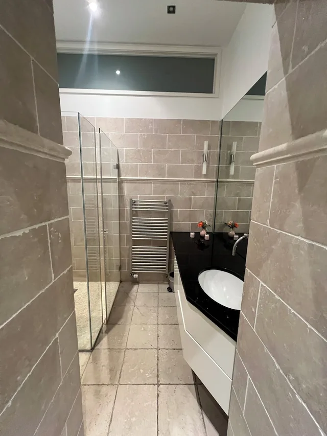 جناح بسرير كينج وثلاثة أسرّة، Helvetia Suites 4/4