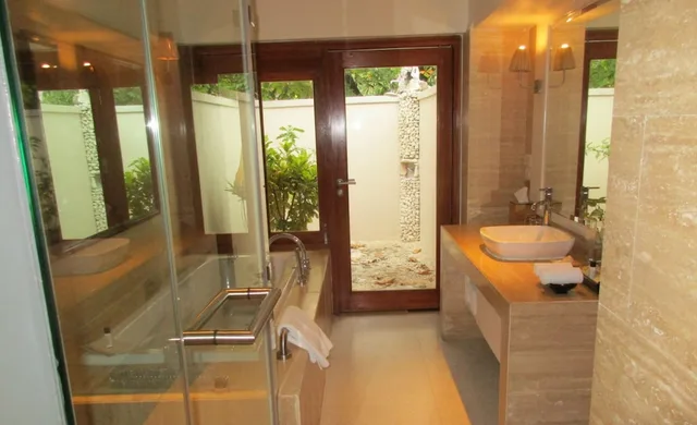 Beach Villa, Deluxe, King Bed, Ocean View, Taj Coral Reef Resort and Spa 9/9