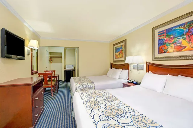 غرفة ديلوكس بسريرين كوين، Super 8 by Wyndham Santa Cruz Beach 1/7