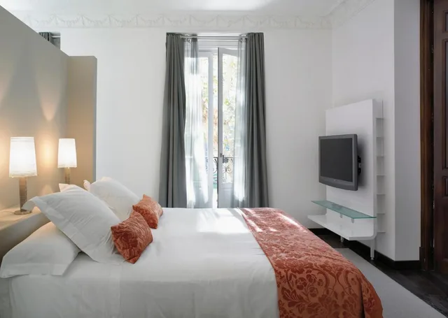 جناح، Hospes Puerta de Alcala 3/7