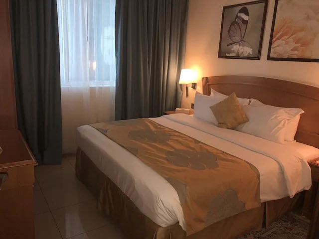 جناح بسرير كينج وسرير كوين بغرفتي نوم بمطبخ، Golden Tulip Sharjah- Hotel Apartments 2/10