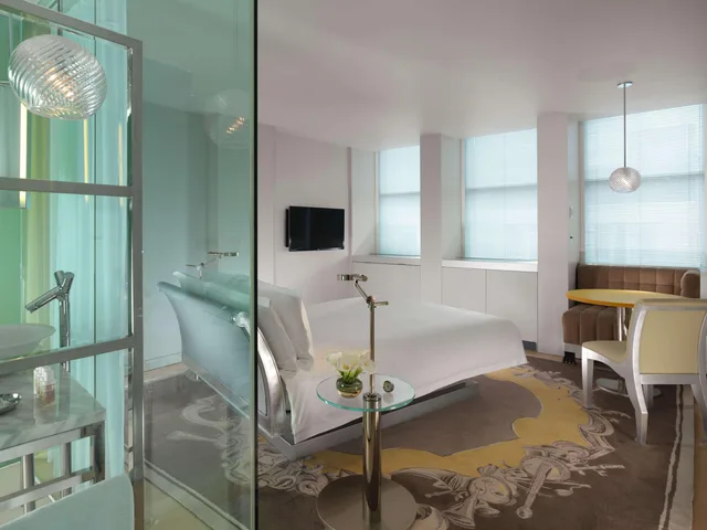 غرفة قياسية، Sanderson London 1/2