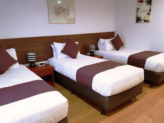 غرفة ثلاثية، Garden Inn Airport 7/10