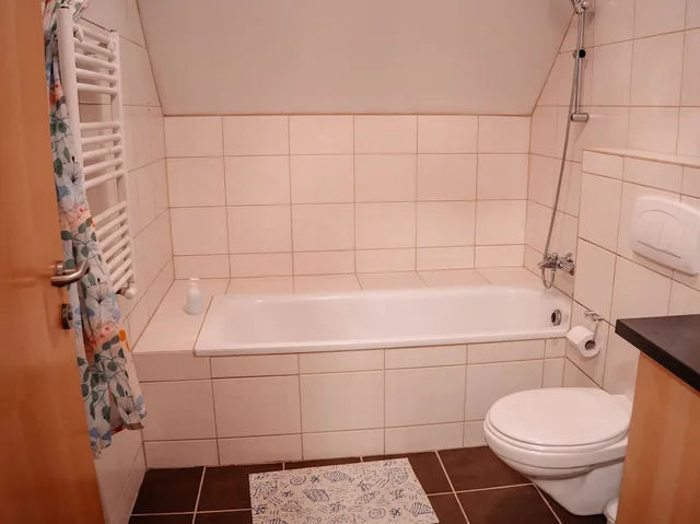 جناح بانورامي بسرير كينج بإطلالة على الجبل، Laxnes Hotel 9/10