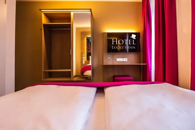 غرفة بسرير مزدوج بحمام خاص، Hotel Luckys Inn Gmbh 7/10