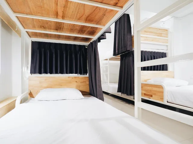 Ladies, Mixed Dorm, Single Bed، Loyy Hotel 1/2