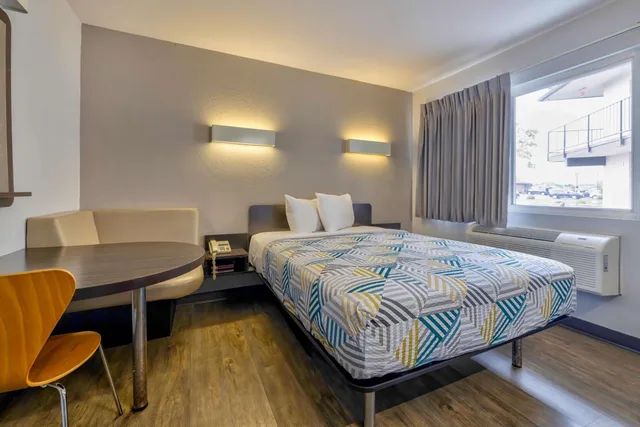 غرفة بسرير كوين، Motel6 Oshkosh, WI 10/10