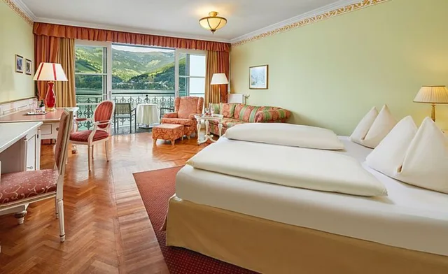 غرفة ديلوكس ثلاثية بإطلالة على البحيرة، Grand Hotel Zell Am See 2/3