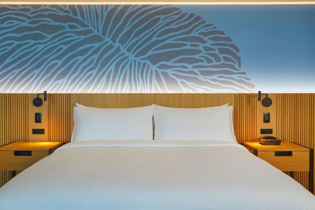 إقامة غراند بسرير كينج بإطلالة على البحر، Renaissance Honolulu Hotel & Spa 4/6
