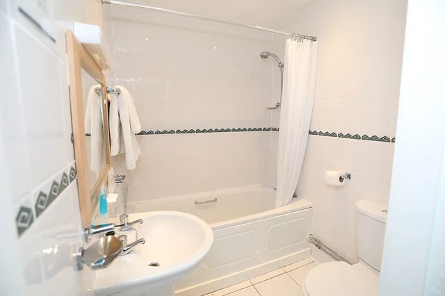 غرفة صغيرة بسرير مزدوج، The Beaches Hotel 7/7