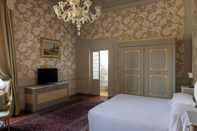 Junior Suite, Villa, 1 Double and 1 Single Bed، Villa Olmi Firenze 2/7