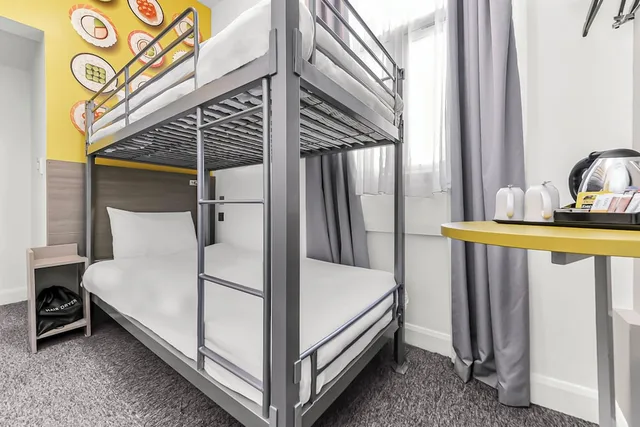  Economy Twin Room (Bunk Bed)، Heeton Concept Hotel - Kensington London 2/5