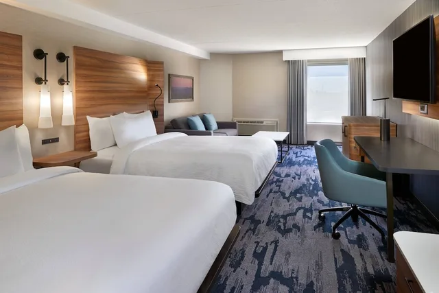room, multiple beds، Fairfield Niagara Falls Canada 1/4