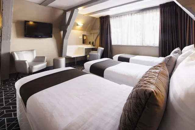 غرفة عائلية، Hotel CC 2/3