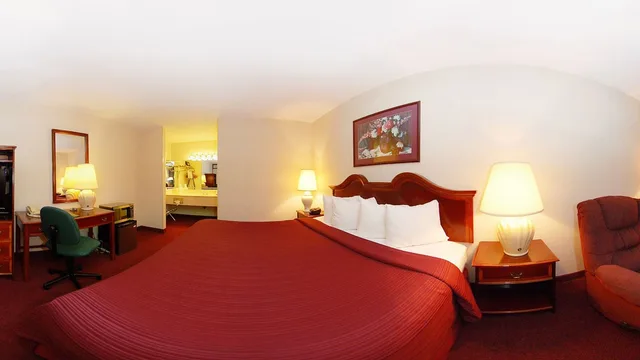 غرفة قياسية بسرير كوين، Quality Inn Ennis 2/9