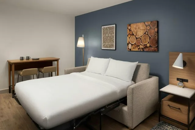 Studio, King Bed, Space Needle View, City View, Sofa، Element Seattle Downtown 3/5