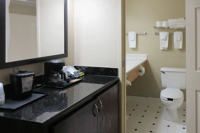 غرفة قياسية بسريرين كوين، Quality Inn & Suites Alexandria MN 4/4