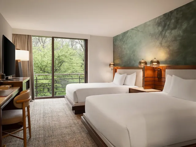 غرفة بسريرين كوين لذوي الإعاقة، Hyatt Lodge Oak Brook Chicago 1/7