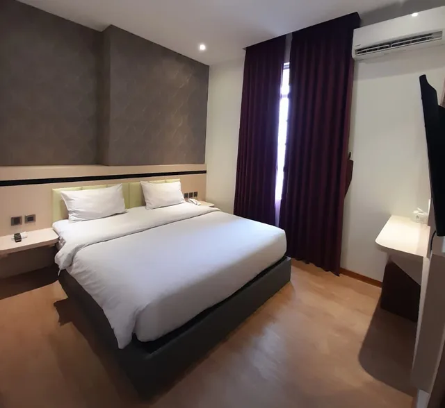 غرفة ديلوكس بسرير مزدوج، Blitz Hotel Batam Centre 3/5