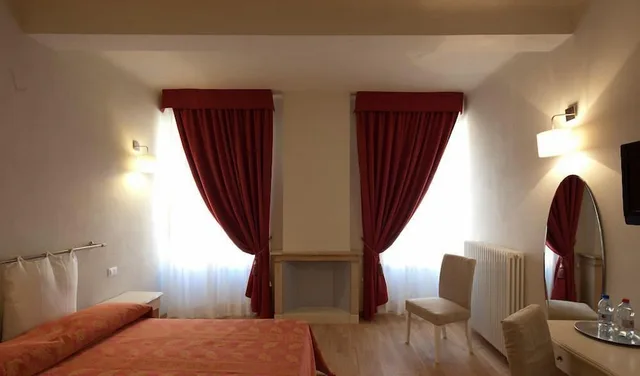دوبلكس، Honey Rooms 4/10