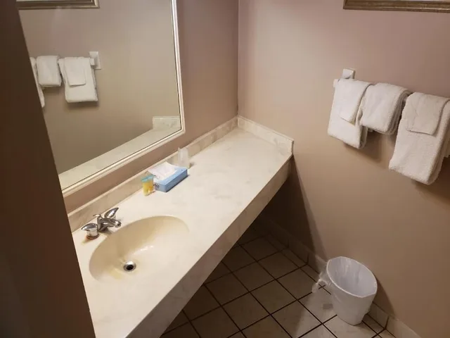 غرفة قياسية بسريرين كوين بإطلالة على البحر، The Seascape Inn 2/2