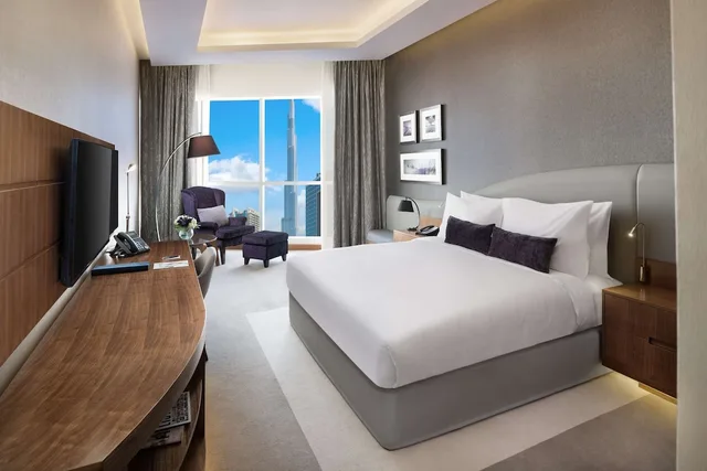Standard, King Bed, Downtown View، Radisson Blu Hotel Dubai Waterfront 2/7