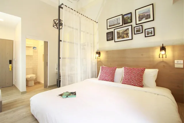 Female Dorm, Shared, 8 Beds, Twin Beds, Lub d Manila Makati 1/1