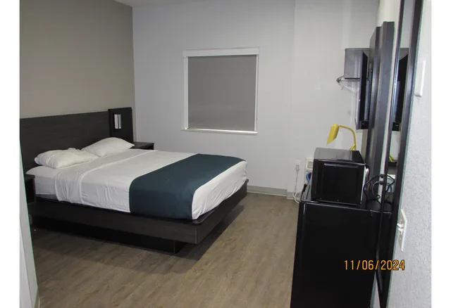 غرفة بسرير كوين، Motel6 West Des Moines, IA 1/5