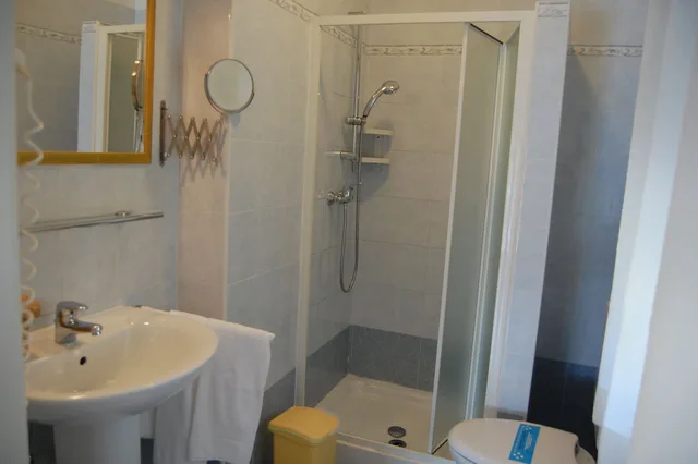 غرفة بسريرين منفصلين بشرفة، Hotel Irene 6/10