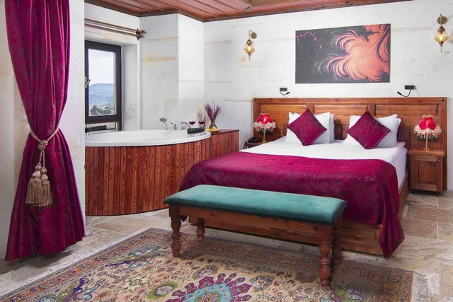Stone, Deluxe, Suite, Queen Bed, Acer Cave Hotel 2/10