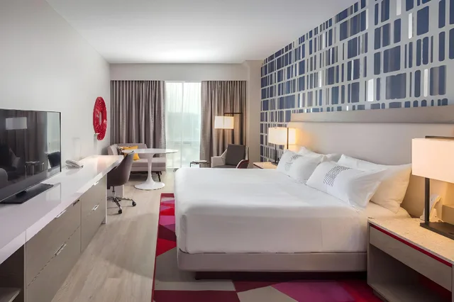 غرفة ديلوكس بسرير مزدوج، The Summit Hotel 1/1
