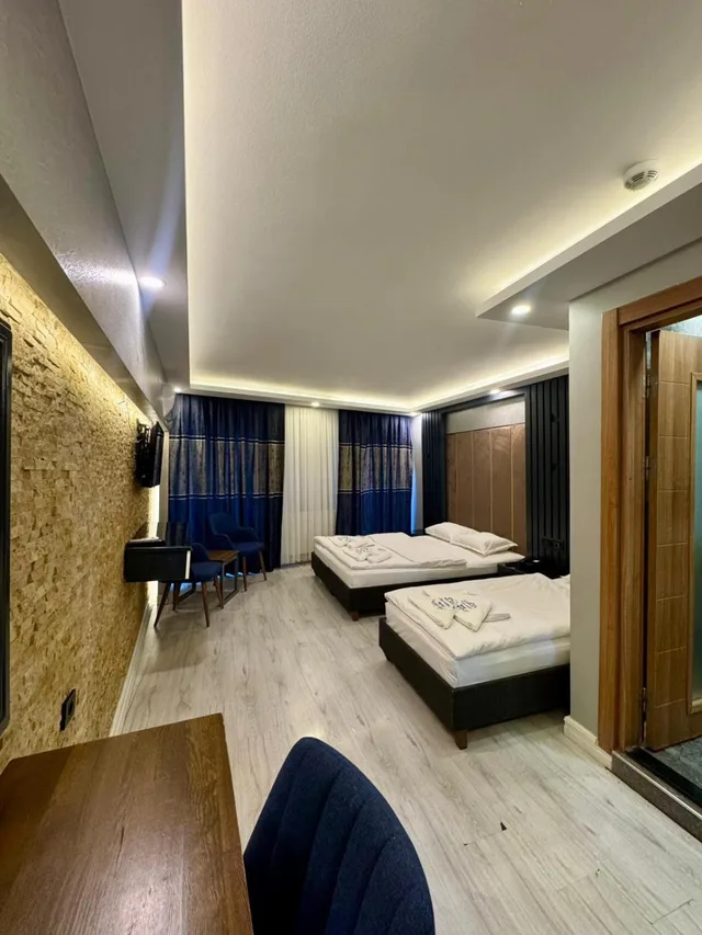 غرفة قياسية ثلاثية بسرير كوين وسرير فردي، Sirkeci Quietness Hotel 5/10