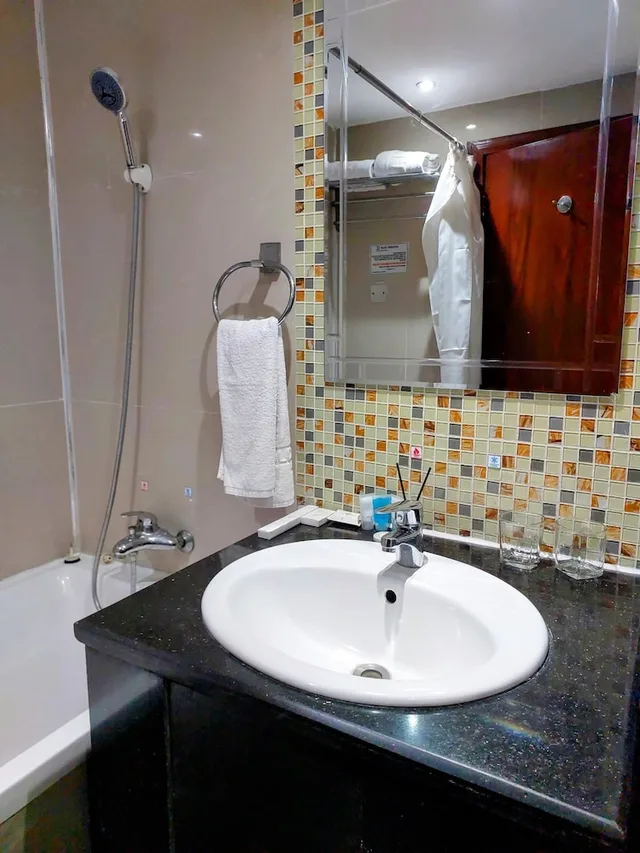 Deluxe, King Bed, GOLDEN TULIP PORT HARCOURT 3/4