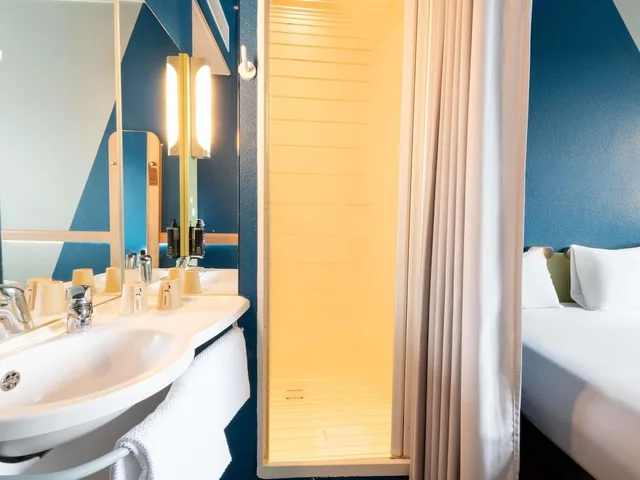غرفة ثلاثية بسرير مزدوج وسرير فردي، Ibis Budget Luzern City 5/5